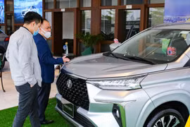 Toyota Veloz Cross tại Việt Nam “kênh giá”, khách hàng ùn ùn hủy cọc?