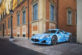 Siêu xe Maserati MC20 Convertible lộ diện 