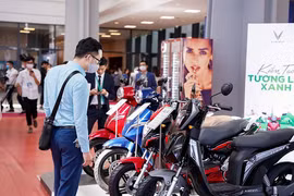Xe điện VinFast hút khách tại Diễn đàn đô thị thông minh ASEAN