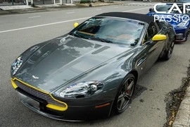 "Chạm mặt" Aston Martin Vantage Roadster V8 tiền tỷ ở Sài Gòn