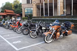 Dàn xế khủng Harley-Davidson ''xếp lốp'' tại HN