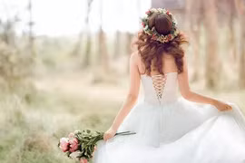 Chuẩn bị đi trăng mật, cô dâu điên đầu khi chồng đưa mẹ đi theo!