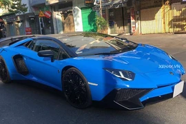 Soi siêu xe Lamborghini Aventador SV Roadster 39 tỷ ở Sài Gòn