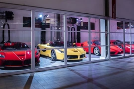 Choáng với dàn siêu xe Ferrari cực phẩm của đại gia Thái
