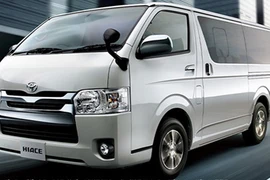 Toyota trình làng minibus Hiace phiên bản nâng cấp 2017