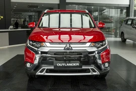 Mitsubishi Outlander đang "xả hàng" giảm tới gần 100 triệu đồng