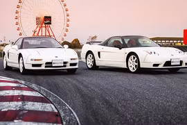 Honda NSX-R đời 2002 bán 408.000 USD, đắt hơn Ferrari 812 "đập hộp"