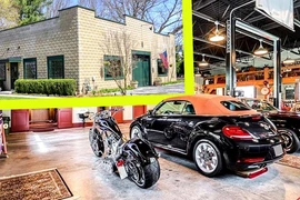 Căn nhà trị giá 33,5 tỷ đồng phong cách garage ôtô thập niên 30