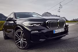 Xe SUV BMW X5 uống1,2 lít xăng cho 100 km
