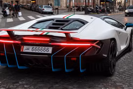 Siêu xe Lamborghini Centenario triệu đô đeo biển 6 số 6