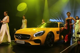 Toàn cảnh khai màn Mercedes-Benz Fashion Week 2015