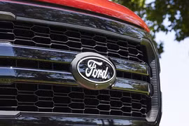 Hãng Ford lặng lẽ đổi logo 