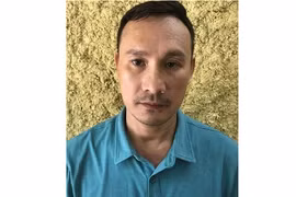 Bắt kẻ giả danh Cảnh sát hình sự lừa đảo lấy tiền tiêu xài