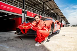 Cường Đô la trải nghiệm siêu xe đua Ferrari 488 Challenge