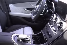 Nội thất GLC - “hậu duệ” GLK “y hệt” C-Class