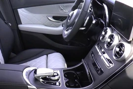 Nội thất GLC - “hậu duệ” GLK “y hệt” C-Class