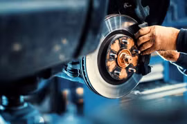 Cách xử lý khi ôtô bị bó phanh lâu vì ngày không sử dụng 