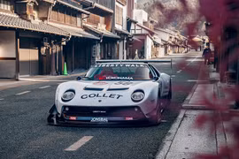 Siêu xe Lamborghini Miura "lột xác" với gói độ Liberty Walk