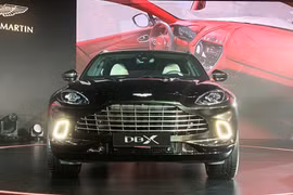 Siêu SUV Aston Martin DBX ra mắt thị trưởng hơn tỷ dân Trung Quốc