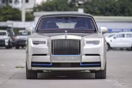 Cận cảnh Rolls-Royce Phantom VIII "giá rẻ" về Việt Nam... chỉ 39 tỷ đồng