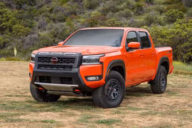 Bán tải Nissan Frontier 2025 "giá mềm" có gì để đấu Toyota Tacoma?