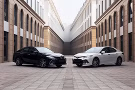 Toyota Camry là 'trùm' phân khúc sedan hạng D cuối năm 2021