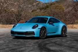 Cận cảnh Porsche 911 Carrera T từ 8,23 tỷ đồng tại Việt Nam