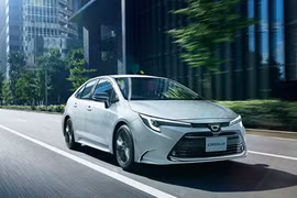 Toyota Corolla Altis 2025 bỏ động cơ xăng, chỉ còn hybrid