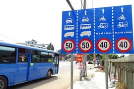 Người lái ô tô chú ý: Cách nhận biết lỗi sai làn và lỗi không tuân thủ vạch kẻ đường