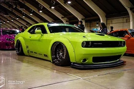 Ngắm “xế cơ bắp” Mỹ Dodge Challenger trên tay thợ độ Nhật