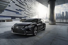 Lexus LS 500 2021 "chốt giá" từ 10 tỷ đồng tại Đông Nam Á