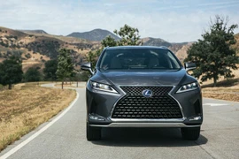 Cận cảnh Lexus RX L Black Line 2022 đẹp không tỳ vết giá hơn 1 tỷ đồng