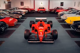 Loạt siêu xe Ferrari "cực hiếm" đang được một tay đua bán đấu giá