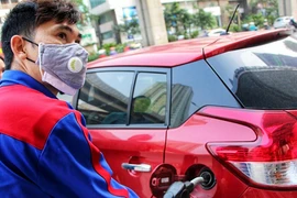 Giá xăng tại Việt Nam đứng ở đâu so với thế giới?