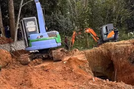 Hà Nội: Sụt lún khi đào giếng thuê, 2 anh em ruột tử vong