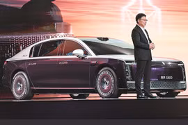 Huawei Maextro S800 hơn 3,5 tỷ "đối thủ" Mercedes-Maybach lộ nội thất