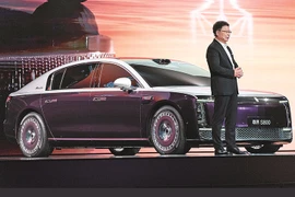 Huawei Maextro S800 hơn 3,5 tỷ "đối thủ" Mercedes-Maybach lộ nội thất