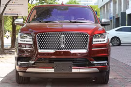 Cận cảnh “khủng long” Lincoln Navigator L Black Label tại Việt Nam