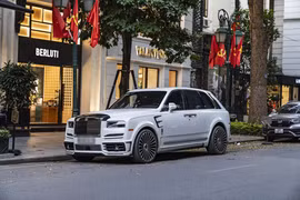 Ngắm Rolls-Royce Cullinan Mansory hơn 40 tỷ đồng "bát phố" Hà Nội