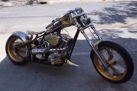 “Hàng thửa siêu độc” chopper Steampunk trên phố Đà Thành