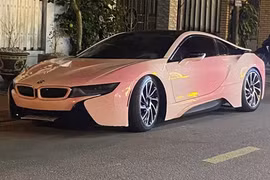 Siêu xe đình đám Việt Nam một thời - BMW i8 "màu hường" lạ mắt
