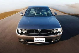 Chiêm ngưỡng Mitsuoka M55 - xe cơ bắp "mượn hồn" Honda Civic giá 52.200 USD