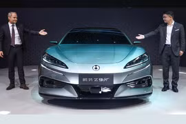 Denza Z9 GT từ 1,19 tỷ đồng ra mắt châu Âu, đấu Porsche