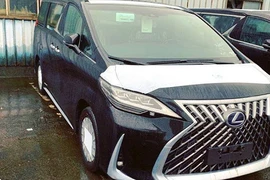MPV "sang chảnh" Lexus LM 300h bán ra 11 tỷ tại Việt Nam?