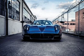 "Thần gió" Pagani Huayra Roadster carbon khoảng gần 70 tỷ đồng