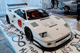 Ferrari F40 độ thân rộng được ra mắt tại triển lãm Tokyo Auto Salon 2023
