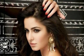 Học lỏm 13 bí quyết trang điểm của phụ nữ Ấn độ 