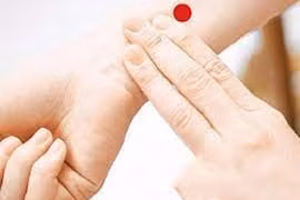 Day huyệt hạ huyết áp