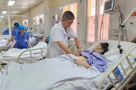 Chủ quan sốt virus, người bệnh phải lọc máu 72 giờ vì nhiễm trùng huyết nặng