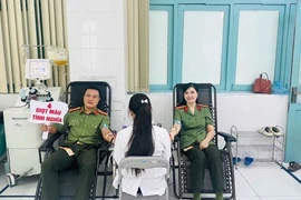 40 chiến sĩ công an hiến máu cứu cứu bệnh nhân sạt lở làng Nủ